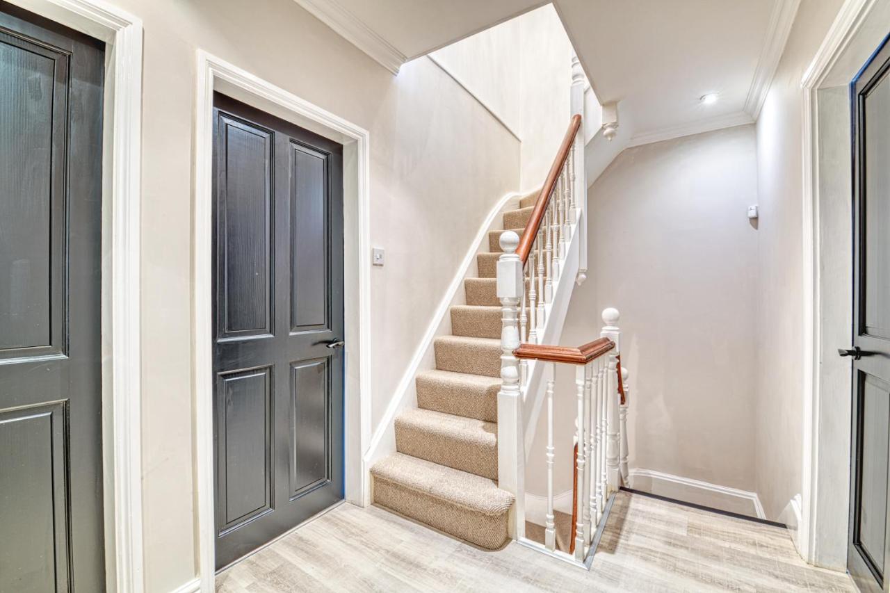 Luxury Georgian Townhouse With Cinema And Parking Villa Chester Kültér fotó